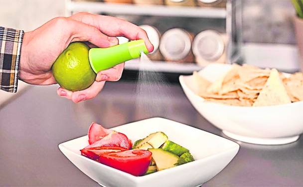 Pantalonii cu tastatură, ultima fiţă