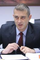 Incredibil! Mort amendat  pentru că a încurcat circulaţia!