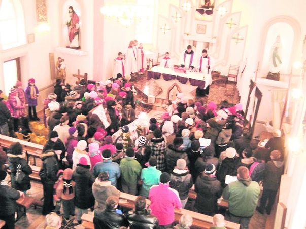 Panică! Părinţii fetiţei moarte de turbare nu au putut să o sărute de rămas-bun