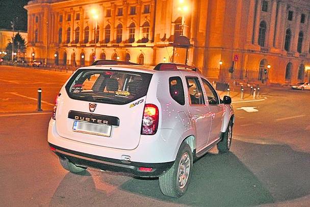 Mai puţin pretenţios, Danny Trejo s-a mulţumit cu o plimbare cu Dusterul românesc