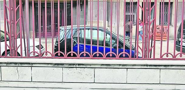 Mașina este parcată în curtea Poliției Capitalei