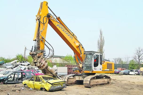 Mașinile mai vechi de 10 ani sunt duse la REMAT pentru a fi distruse