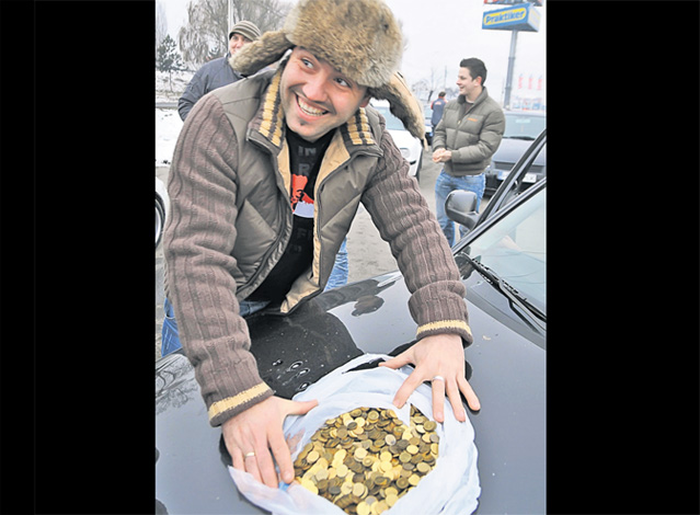 Uite cât de supărați au fost că s-a scumpit benzina