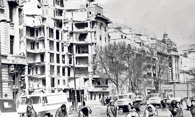 Carmen Harra, mai prezici multe tâmpenii?!