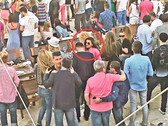 Weekend nebun pentru vedetele din România / Pepe, chef cu Raluca în club!