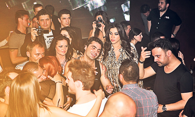 Weekend nebun pentru vedetele din România / Pepe, chef cu Raluca în club!