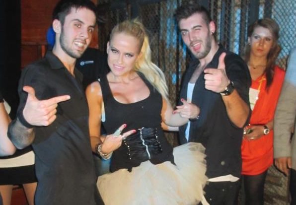 Anda Adam și dansatorii ei