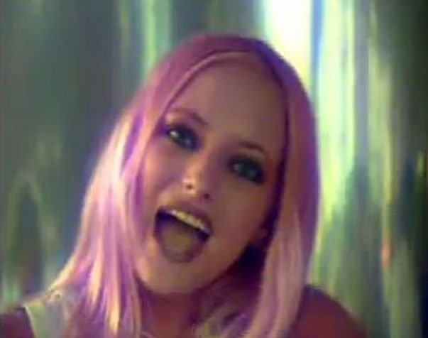 Ce transformare! Uite cum arăta Delia Matache, acum 13 ani!