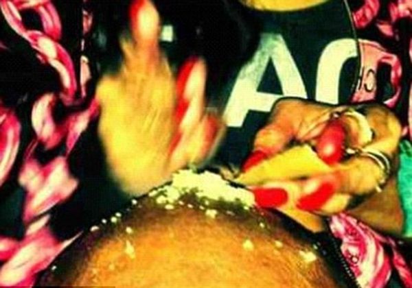 Rihanna se droghează? Uite fotografia cu care vedeta a șocat!