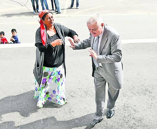 Irinel Columbeanu a refuzat cu vehemenţă să stea de vorbă cu ghicitoarea