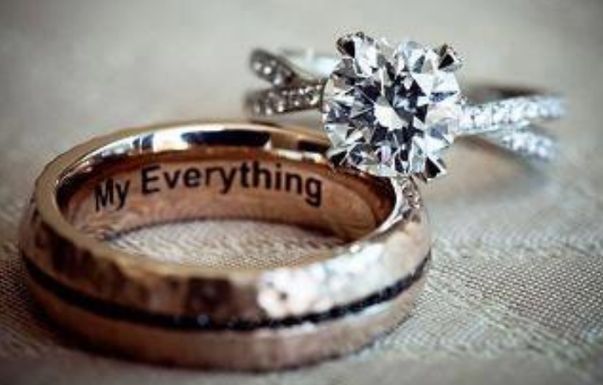 Aceasta este imaginea pe care au postat-o Adelina și Răzvan pe conturile lor de Facebook