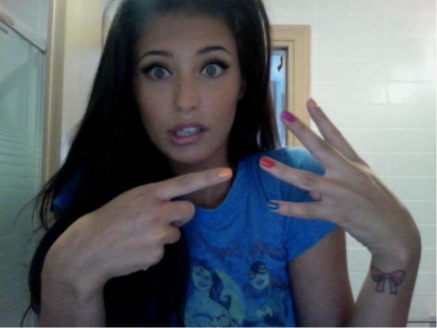 Antonia, SPERIATĂ sau UIMITĂ? Măreşte fotografia să vezi ce DEZVĂLUIE artista | FOTO