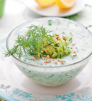 Găteşte greceşte! Iată trei preparate delicioase cu iz de tavernă