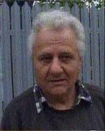 Roxana Vaşniuc, terorizată de un bătrân: "Îmi spune că mă iubeşte şi că nu suportă să mă vadă cu alt bărbat! M-a ameninţat că mă omoară!