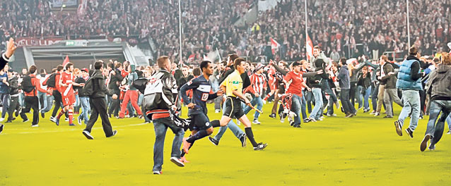 Soarta meciului Düsseldorf - Berlin pusă sub semnul întrebării din cauza fanilor gazdelor