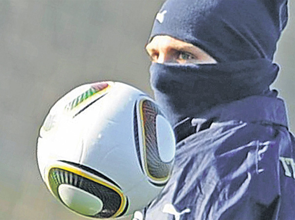 Criscito şi-a acoperit faţa la antrenamentul de ieri după-amiază