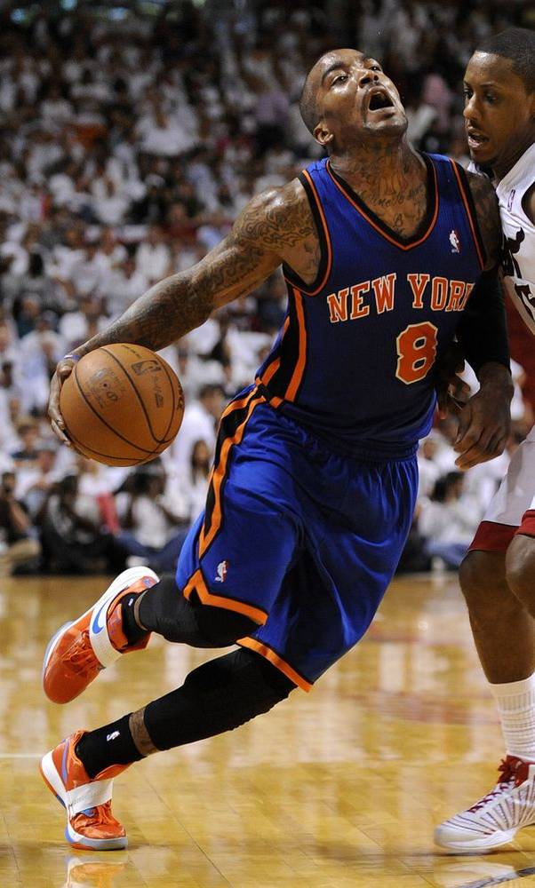 S-a CUPLAT Rihanna! Un sportiv CELEBRU i-a furat inima  