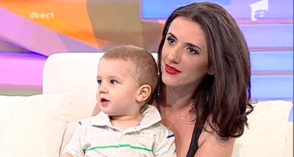 Mara Bănică și fiul ei, Dima / Captura: Antena 1