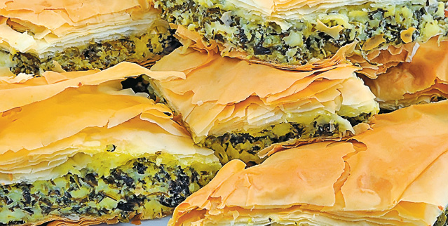 Găteşte greceşte! Iată trei preparate delicioase cu iz de tavernă