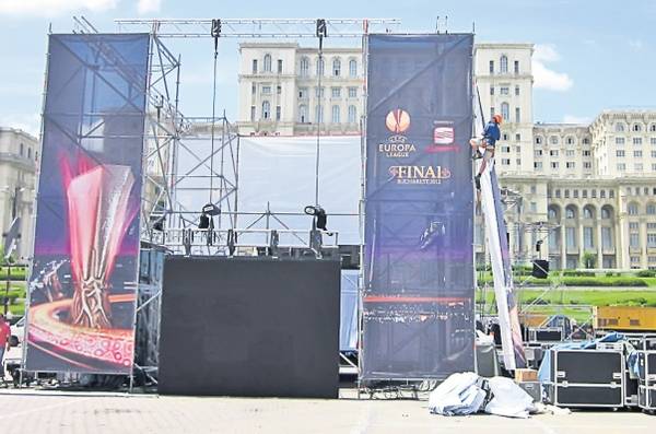 Mii de suporteri ai echipelor Athletic Bilbao și Atletico Madrid au luat cu asalt cârciumile | FOTO