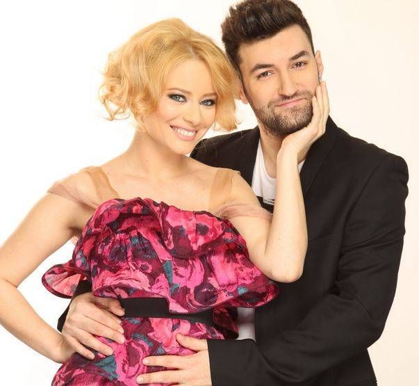 INTERVIU EXCLUSIV | Smiley, încă departe de căsătoria cu Laura Cosoi: "Nu m-am gândit la asta deloc. Când o voi simţi, o voi face"  