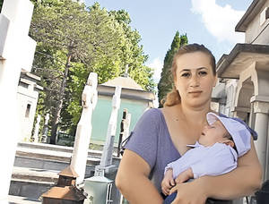 Ileana Benga, una dintre mămicile care şi-au pierdut bebeluşii în incendiul de la Maternitatea Giuleşti: «Teo e noua minune din viaţa mea»