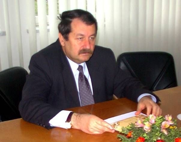 SCANDAL AMOROS LA OLTCHIM? Adina Meiroşu s-ar fi cuplat cu Constantin Roibu, directorul Combinatului