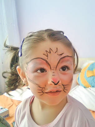 Alexia are nevoie de 700 de lei pe lună pentru medicamente: «Mami, ce e aia leucemie?»