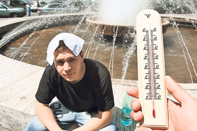 O luăm razna cu vremea asta! Românii se luptă zilele acestea cu inundaţiile, dar şi cu arşiţa