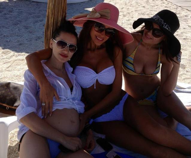 BOMBĂ ÎN SHOWBIZ! Bianca Drăguşanu, într-adevăr GRAVIDĂ? Măreşte imaginea să vezi dovada că roşcata ar putea aştepta un copil