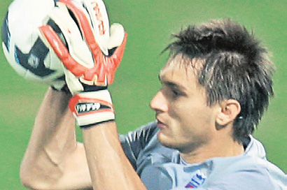 Deşi Laurenţiu Reghecampf, antrenorul Stelei, scoate untul din elevii săi, Rusescu pare supraponderal