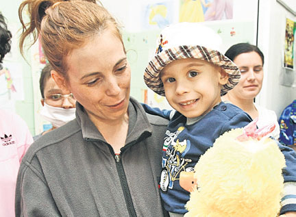 Copilul cu plămânul negru de cancer