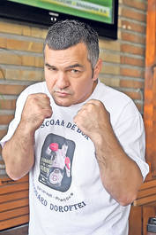 Jurnaliştii americani: antrenorul Stéphan Larouche i-a pus viaţa în pericol lui Bute în meciul cu Carl Froch