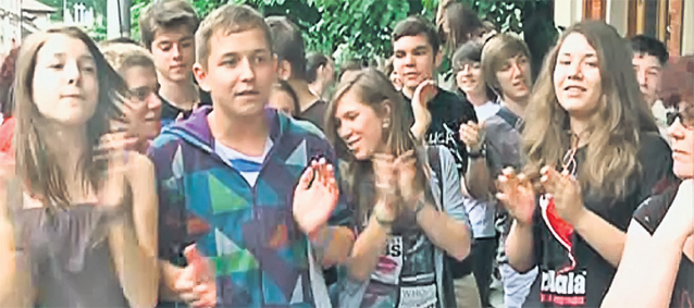 Şeful de la educaţie nu mai conteneşte să se contrazică în declaraţii şi a reuşit să-i bulverseze pe elevi, pe părinţi, dar şi pe profesori!