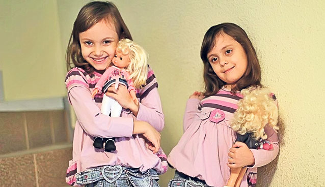 În Chiajna, aproape fiecare locuitor are o «dublură» | O comună din județul Ilfov se laudă cu cele mai multe perechi de gemeni din Europa