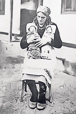 În Chiajna, aproape fiecare locuitor are o «dublură» | O comună din județul Ilfov se laudă cu cele mai multe perechi de gemeni din Europa