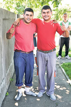 În Chiajna, aproape fiecare locuitor are o «dublură» | O comună din județul Ilfov se laudă cu cele mai multe perechi de gemeni din Europa