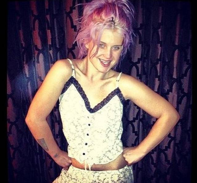 Kelly Osbourne în pijamale pe Twitter Kelly Osbourne în pijamale pe Twitter