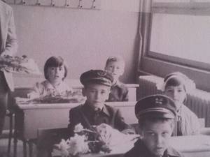 La 8 ani, Mattyas le scria epistole de dragoste colegelor de clas[