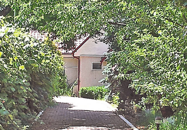 Vecinii de la Cornu, bulversați de gestul lui Adrian Năstase