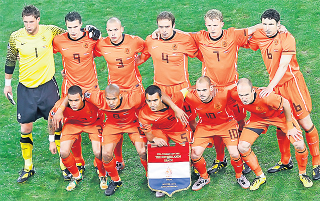 EURO 2012 - grupa B: doi monştri sacri trebuie să moară