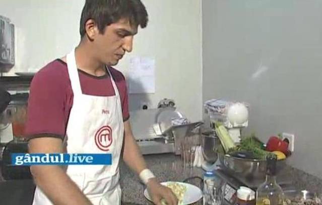 Secretul câştigătorului MasterChef; ce ascunde Buiucă sub bandaj Secretul câştigătorului MasterChef; ce ascunde Buiucă sub bandaj