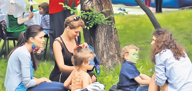 Alessandra Stoicescu a petrecut de 1 iunie cu fiul adoptat