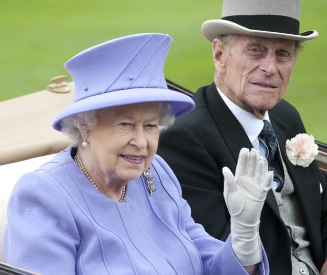Regina Elisabeta a IIa şi Prinţul Phillip la Royal Ascot 2012 Regina Elisabeta a IIa şi Prinţul Phillip la Royal Ascot 2012