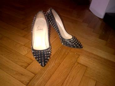 Află câţi bani dă Anamaria Prodan pe haine şi cosmetice