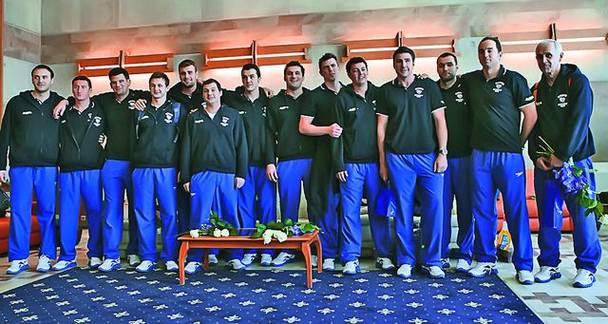 Iată lotul de polo care a plecat la Londra. Florin a fost coleg cu unii dintre băieţi