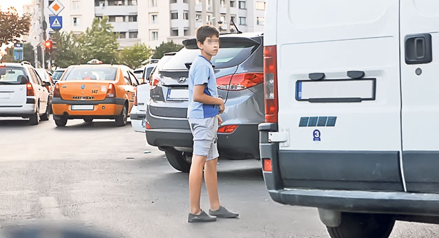 Parcagiii ilegali din Bucureşti câştigă 3.000 de lei pe weekend | Reportaj cu camera ascunsă: FOTO & VIDEO