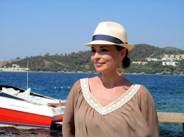 Andreea Marin Bănică, spitalizată din nou în Turcia | FOTO