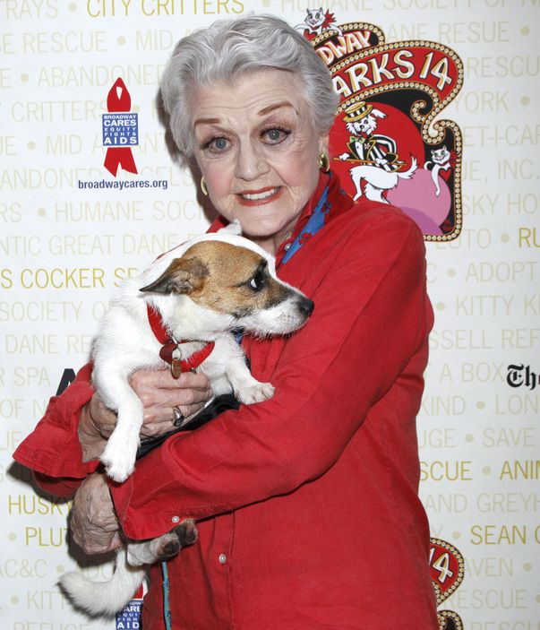 Ai DEZLEGAT ZECI DE MISTERE alături de ea. Cum arată Angela Lansbury, din VERDICT: CRIMĂ, la 87 de ani