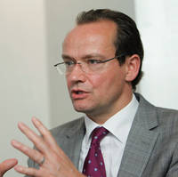 Îngrijorări şi AVERTISMENTE la adresa României. UE, preocupată de situaţia de la Bucureşti